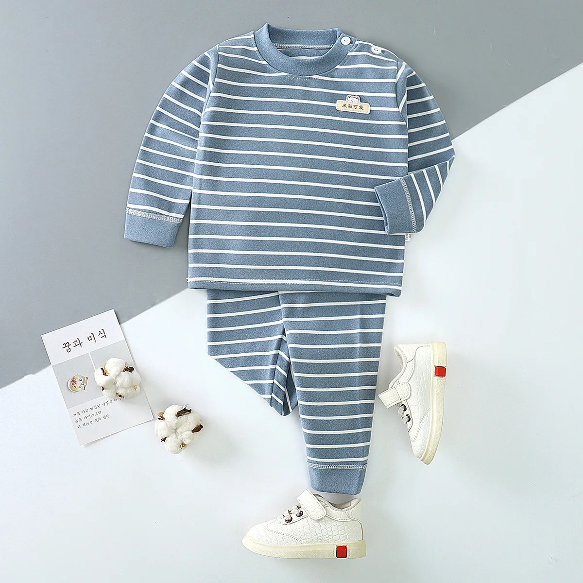 Conjunto de pijama a rayas para niños y niñas, camiseta de manga larga con cuello redondo y pantalones, ropa de dormir cálida para otoño, novedad de