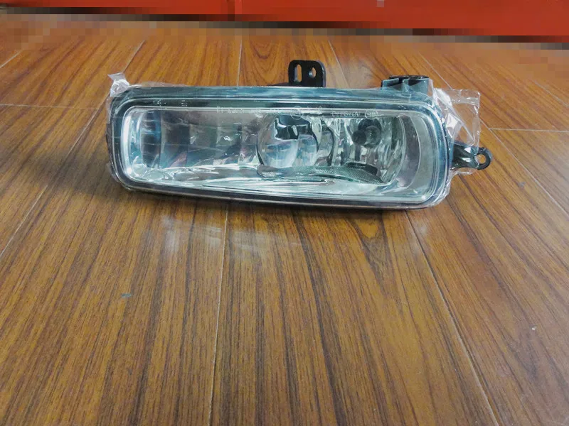 

1 PC Right Front Bumper Fog Light Driving Lamp With bulb Passenger Side For New Ford Focus 2015