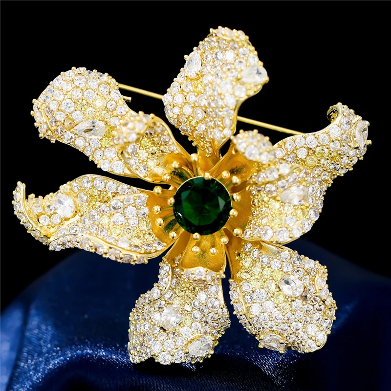 

New Three-dimensional Big Flower Brooch Pin for Women Shiny Luxury Cubic Zircon Temperament Brooches Corsage Coat Dress Pins