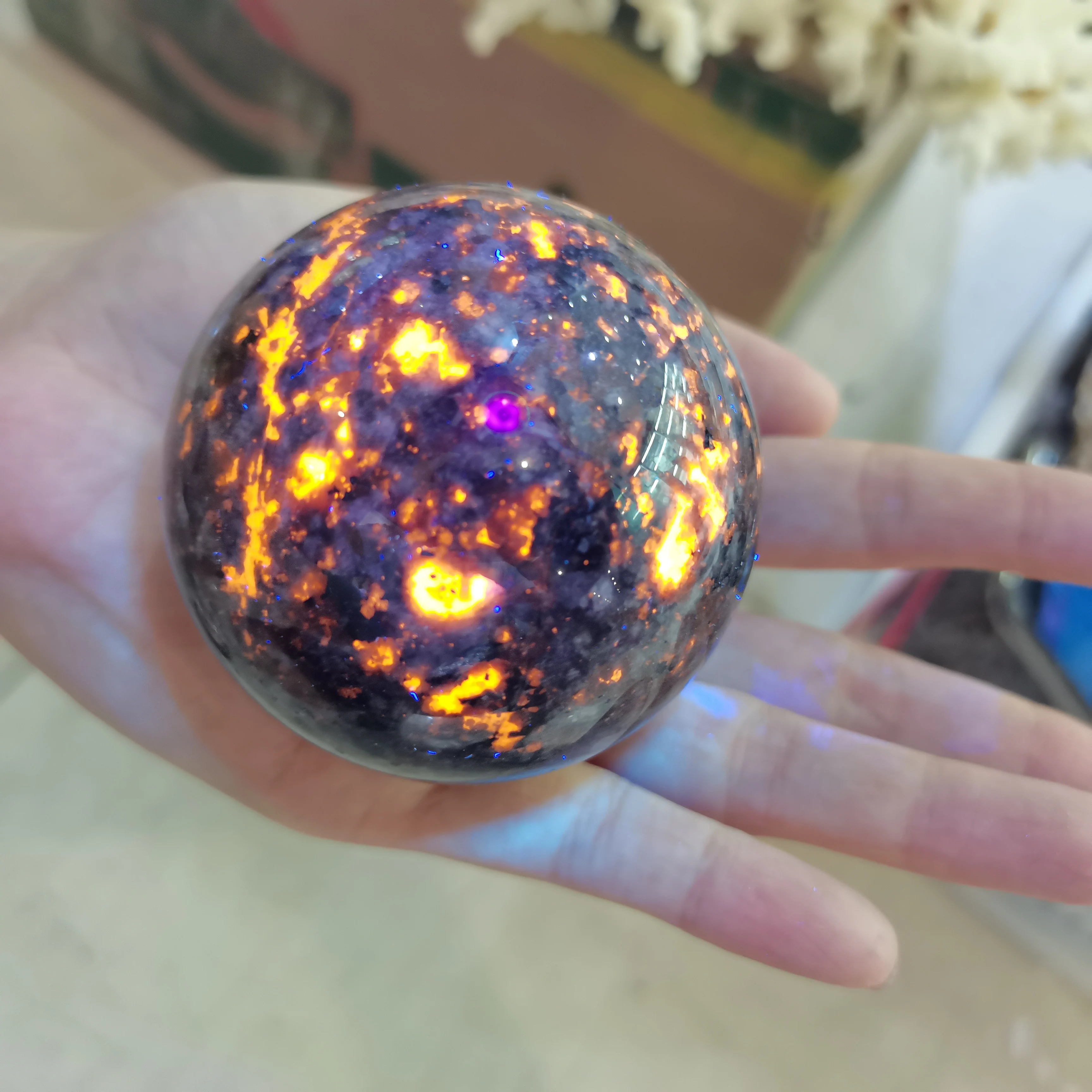 

100% Natural American Yooperlites Sphere Fluorescent Energy Ball Reiki Specimen Aquarium Home Room Decoration Gems