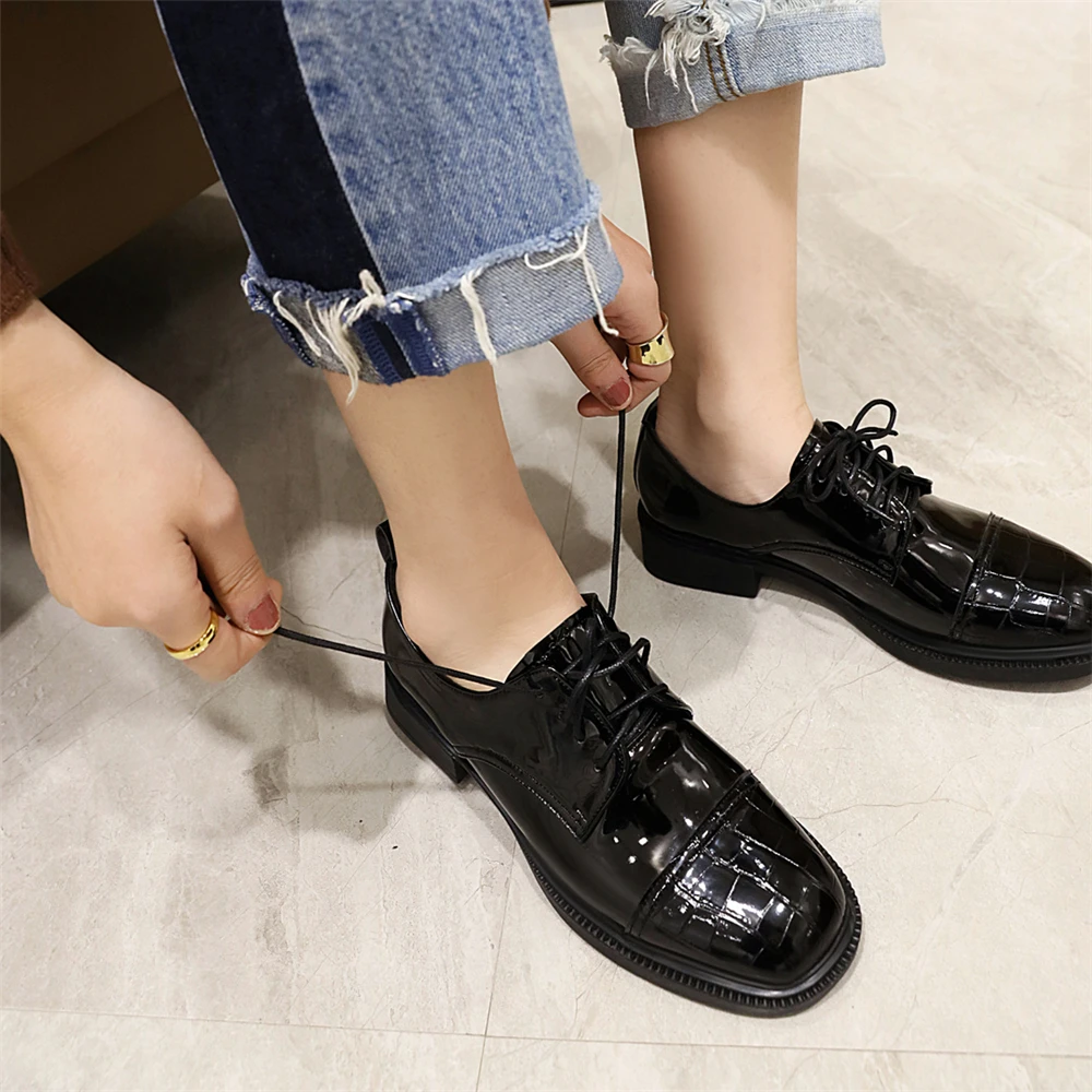 2024 Wiosenne buty damskie Oxford Shoes Pu Leather Lace Up Casual Shoes Platform Work Shoes Pink Brown Black Flats zapatos mujer