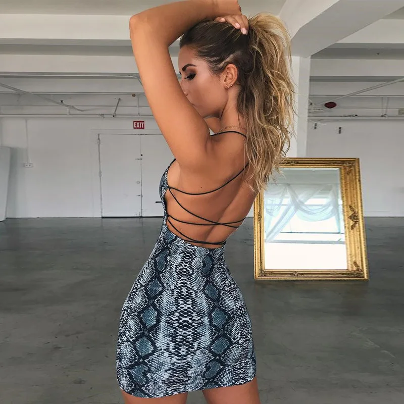 2019 Donne sexy senza schienale Fasciatura incrociata Boho Beach Aderente Vestito estivo Halter Dress Serpente Stampa Party Casual Mini Dress Femme