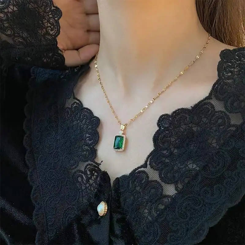 New Vintage Green Rectangle Zircon Crystal Pendant Stainless Steel Necklaces For Women Sexy Light Luxury Female Clavicle Chain