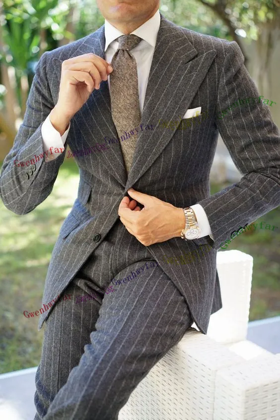 

Gwenhwyfar Grey Stripe Male Custom Made Business Suit With Ticket Pocket Single Breasted Peak Lapel Men Blazers G3012