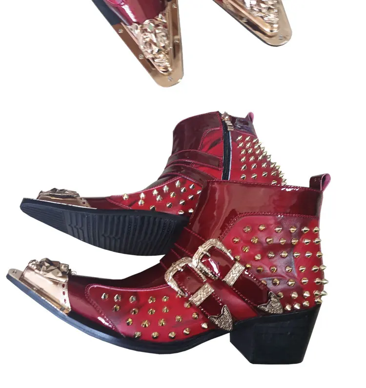 Frühlings-Herrenstiefel, rote Lederstiefel mit Nietenspitze, Modell, sozialer Kontakt, Erhöhung der Show, hochhackige Herrenstiefel aus Lackleder – Detail 3