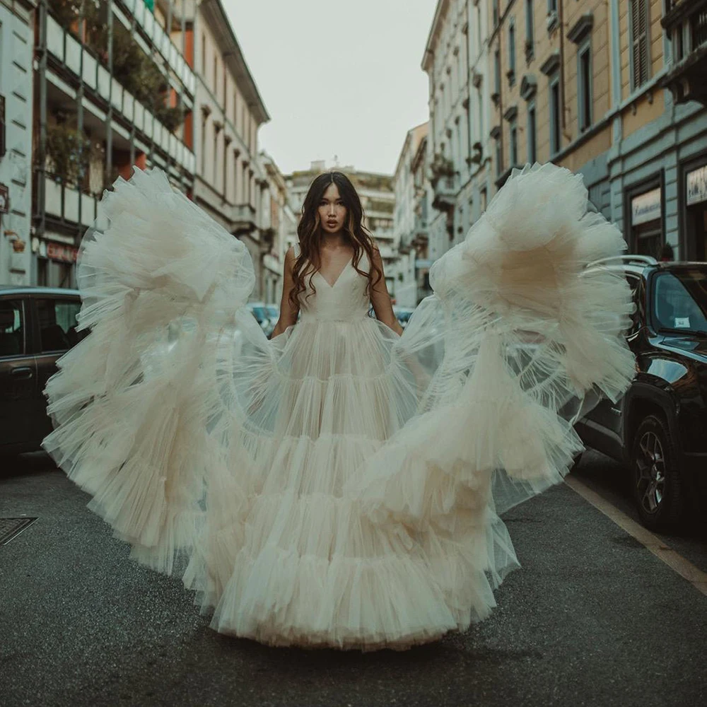 Robe de mariée en Tulle à plusieurs niveaux, col en V, volants bouclés, dos ouvert, fermeture éclair, boutons, robe de plage, sur mesure, grande taille, 2021