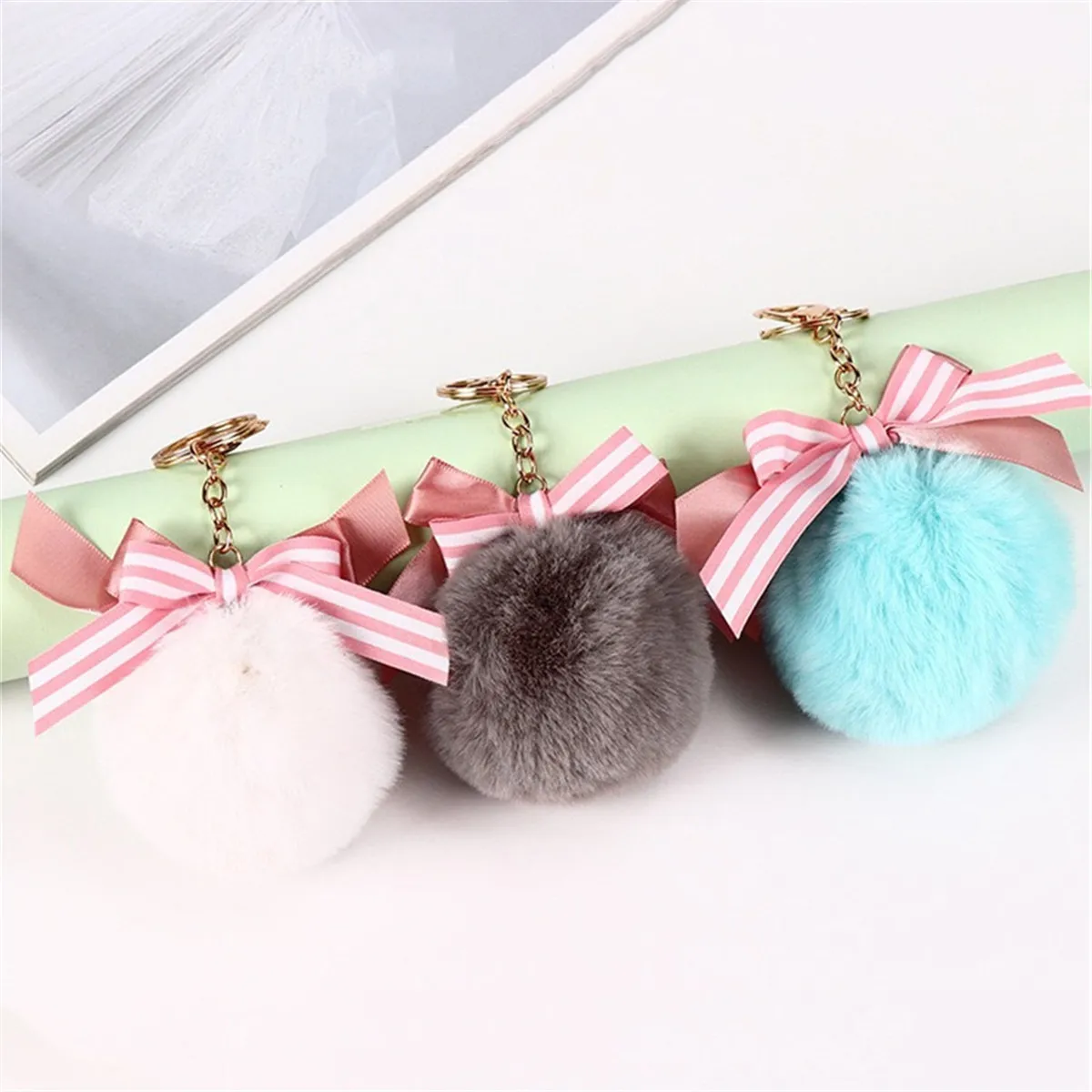 Fluffy Fur Pom Pom Keychain with Bow Soft Faux Rabbit Fur Ball Car Keyring Pompom Key Holder Chains Women Bag Car Accessories