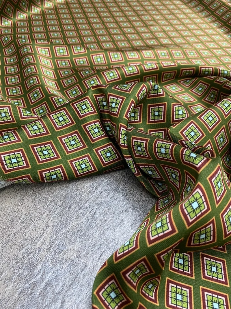 

Green Geometric Plaid Stretch Silk Twill Fabric Personalized Shirt Dress High-end Luxury Sewing Fabric Hollandais Character