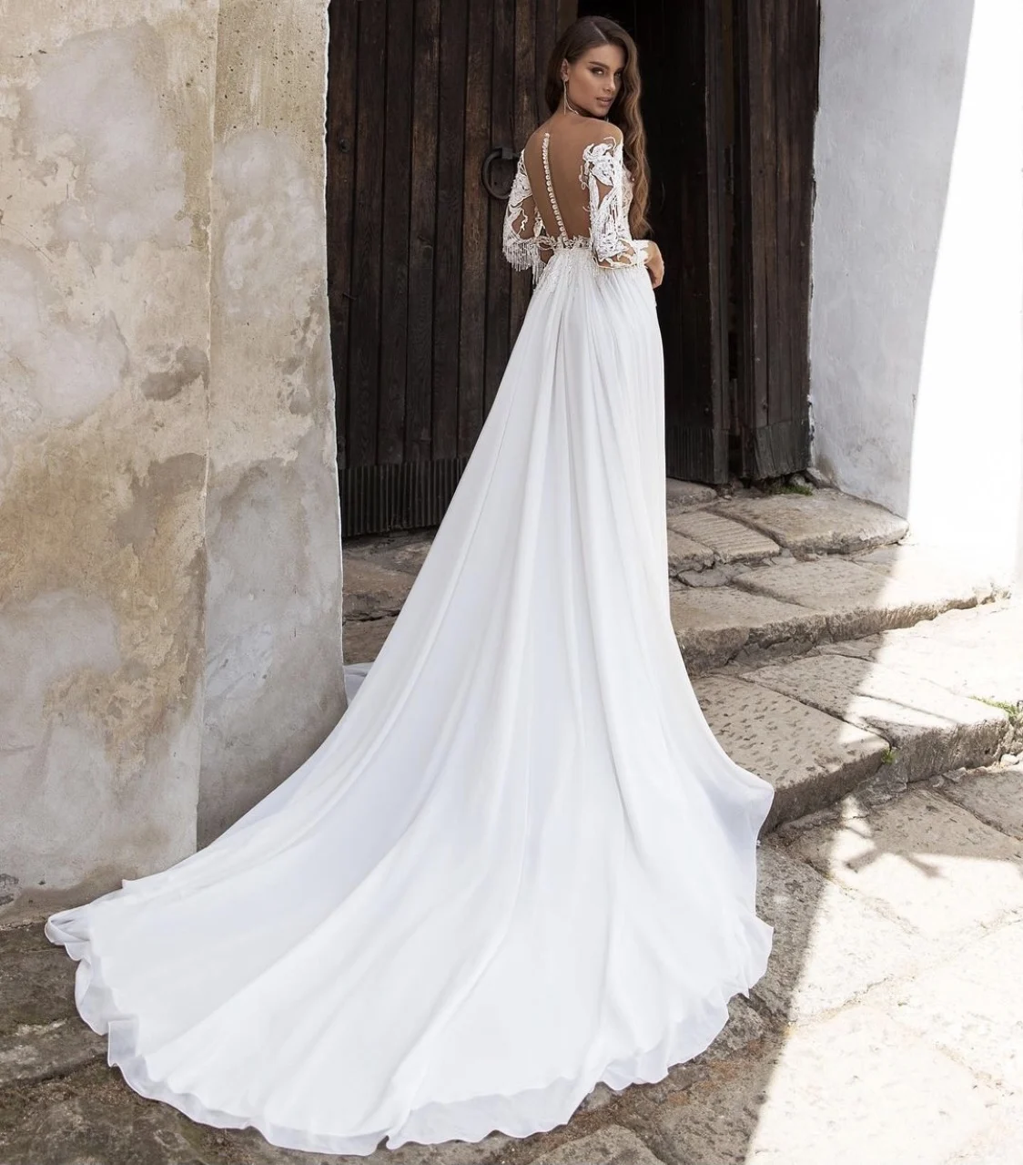 Vestido de novia Línea A de manga larga con cuello transparente, Apliques de encaje, lentejuelas, borla, Espalda descubierta, botón, largo hasta el suelo, tren de barrido