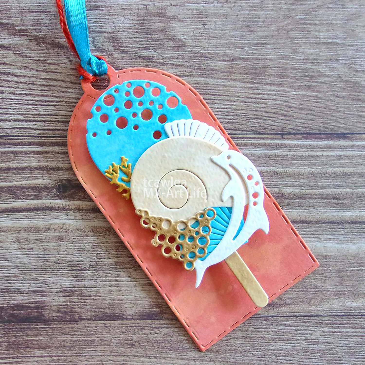 青の空の白い雲海の貝殻の珊瑚イルカアイスクリーム金属切り夏の波のステンシルスクラップブッキングカードクラフト