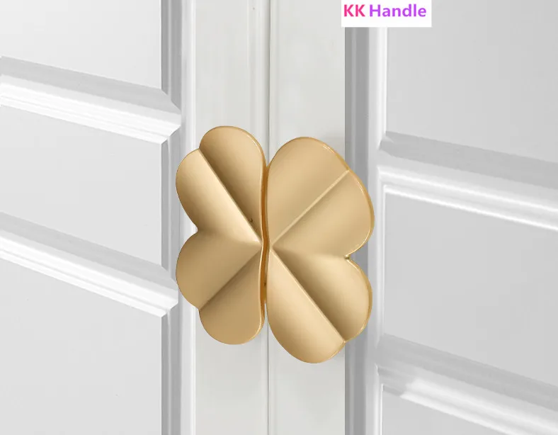 

Four Leaf Clover Door Knobs and Handles for Kitchen Cabinet Cupboard European Furniture Handles Drawer Pulls Golden