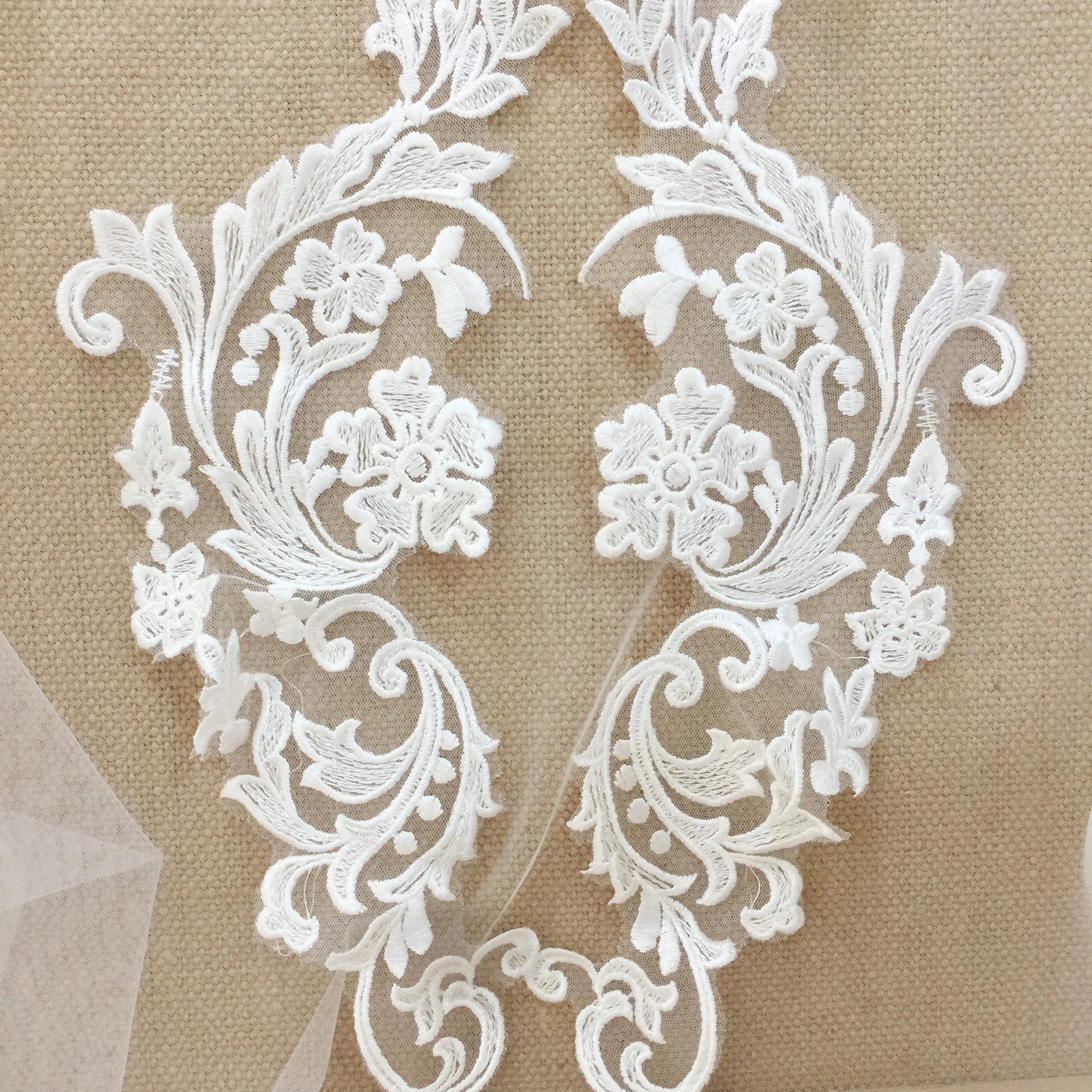 Nice Pattern Flowers Lace Patches Embroidery Wedding Lace Appliques Wedding Dress Gowns Application Rayon DIY Material