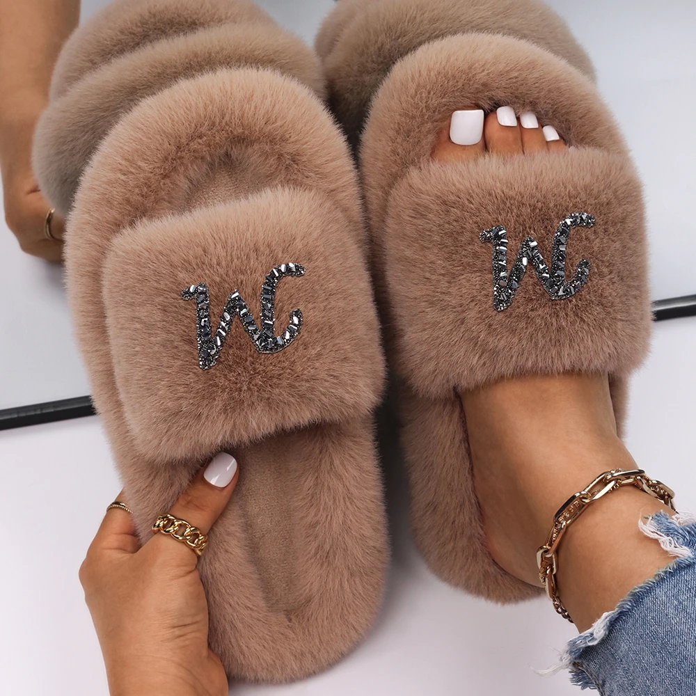 Faux Fur Slippers Women's Fluffy Black Rhinestone Letter W Slides Flat Sandals Designer Slippers Flip Flops Custom Luxury Shoes