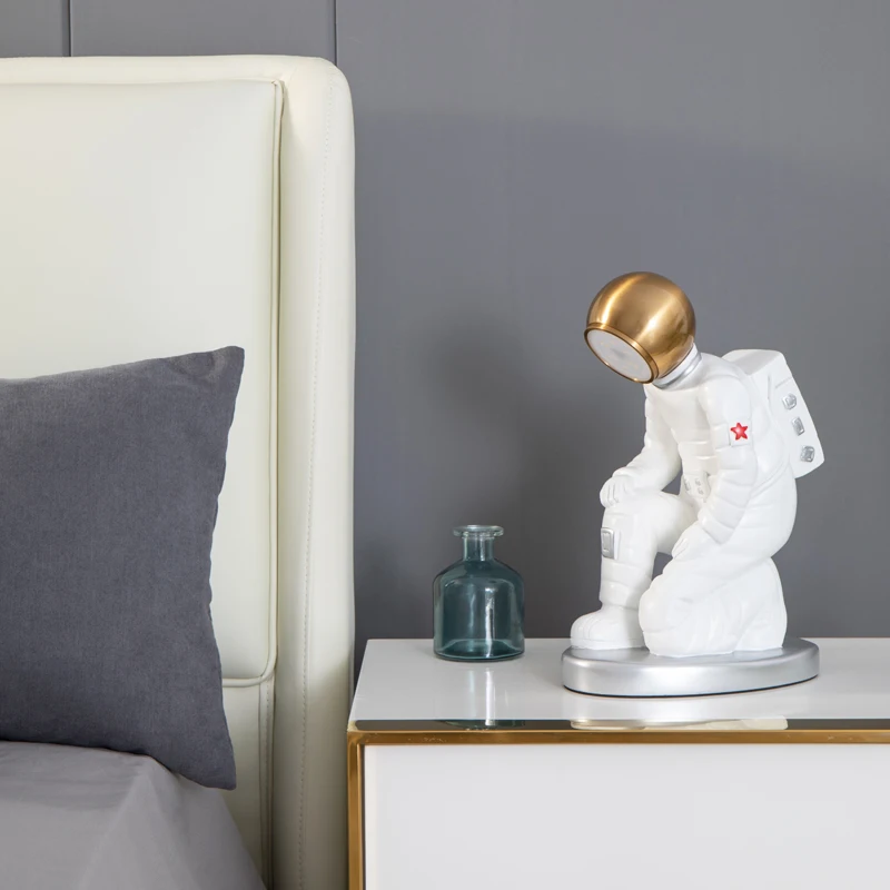 Modern space astronaut living room decoration lamp Nordic children's room bedside bedroom office LED desk lamp