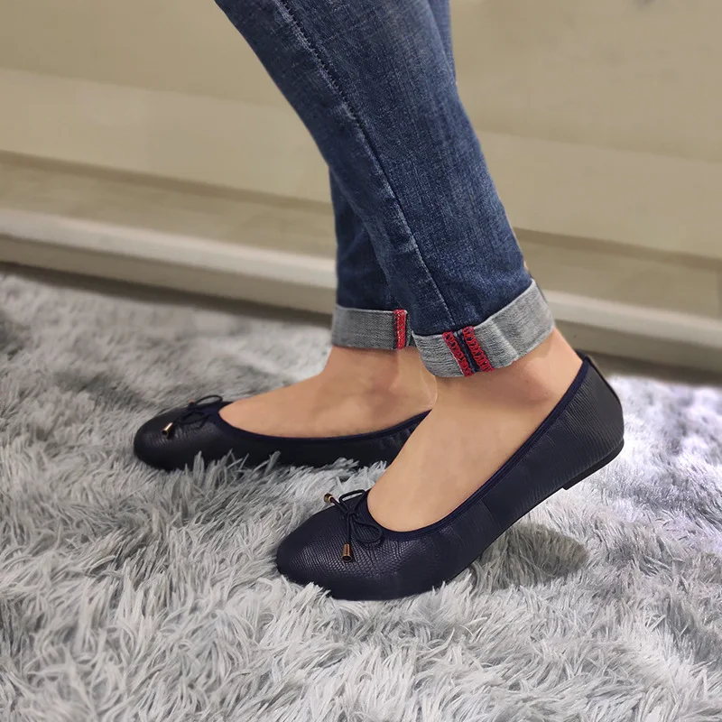 Women Flats Single Shoes Ladies Fashion Round Toe Loafers Casual Slip on Flat Shoes Women Soft Sole Ballets Flat Shoes Plus Size