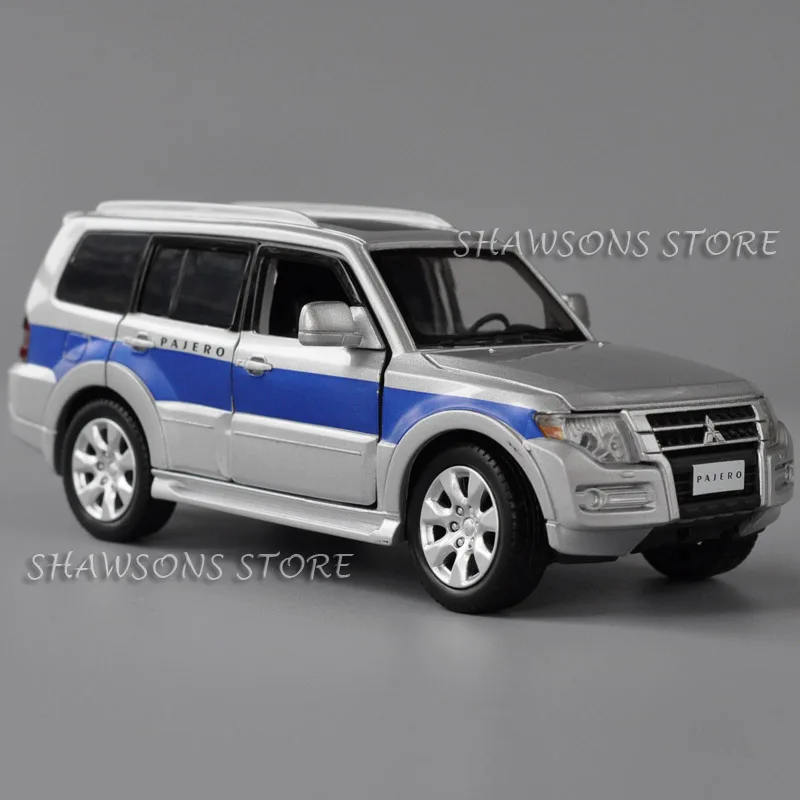 Diecast Metal 1:32 Car Model Toys Pajero SUV Free Wheeling Miniature Replica w/ Sound & Light