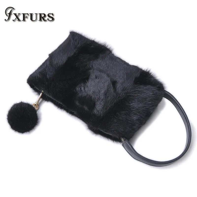 

2020 Women Real Mink Fur Bag Wrist Bags Winte New Genuine Luxury Single Shoulder Mink Fur Handbags Mink Fur Balls Black Girls