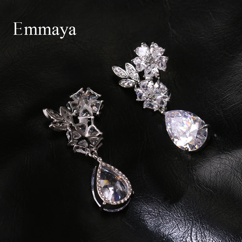 Emmaya New Fashion CZ Earring Dazzling Flower Modelling Symmetrical Style Four Color Choice For Female Elegant Jewelry In Party