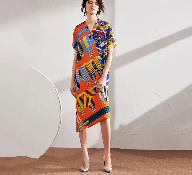 

New Pleated Dress Summer French V-neck Vintage Style Print Loose High Waist Irregular Mid Length Dress