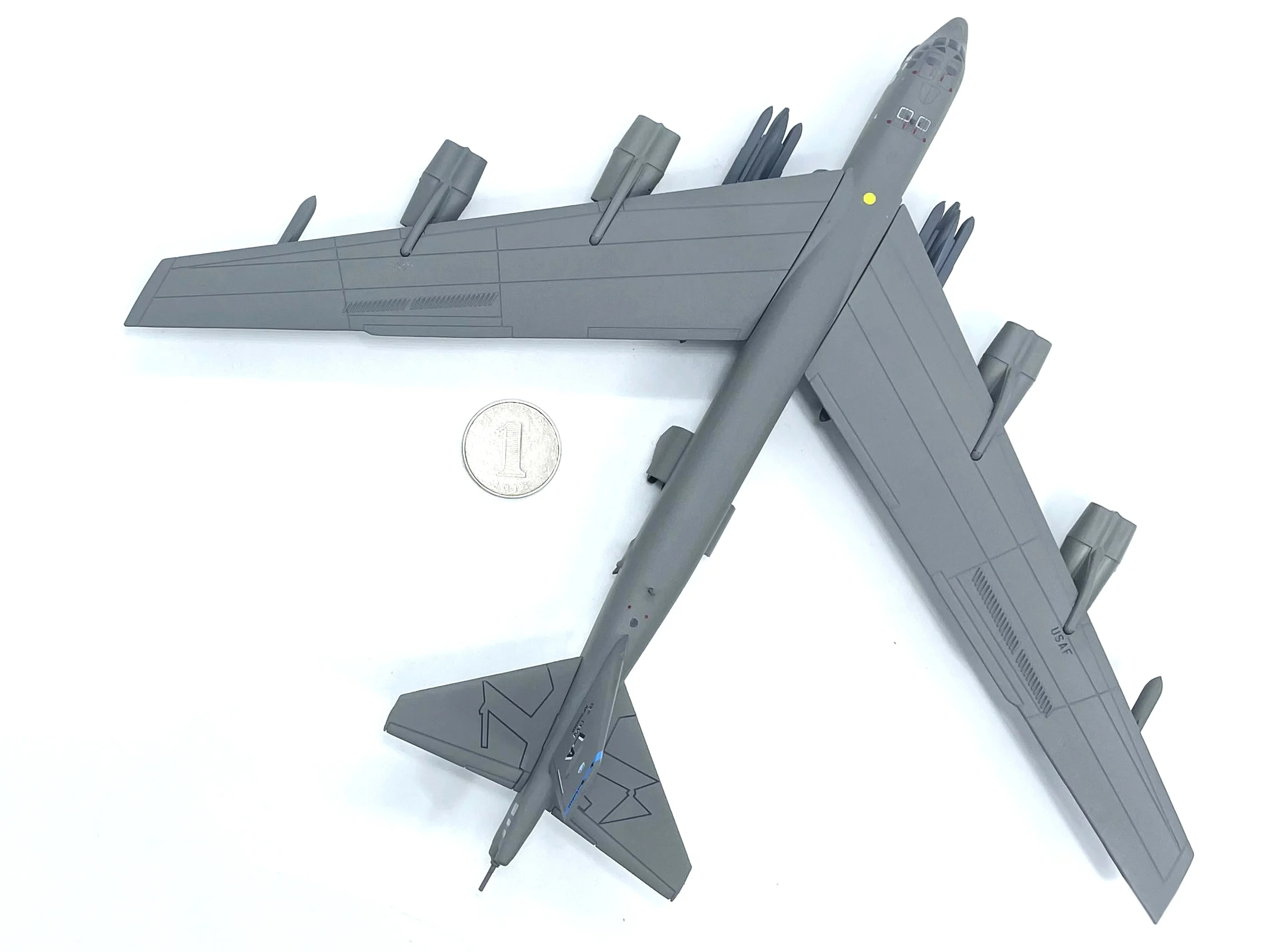 1: 200 US B-52H B52 Modèle de bombardier stratégique à longue portée Semi produits finis en alliage