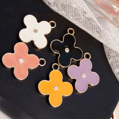 100pcs 27mm Epoxy four-petal flower four-leaf clover thickened alloy bag hanging jewelry accessories