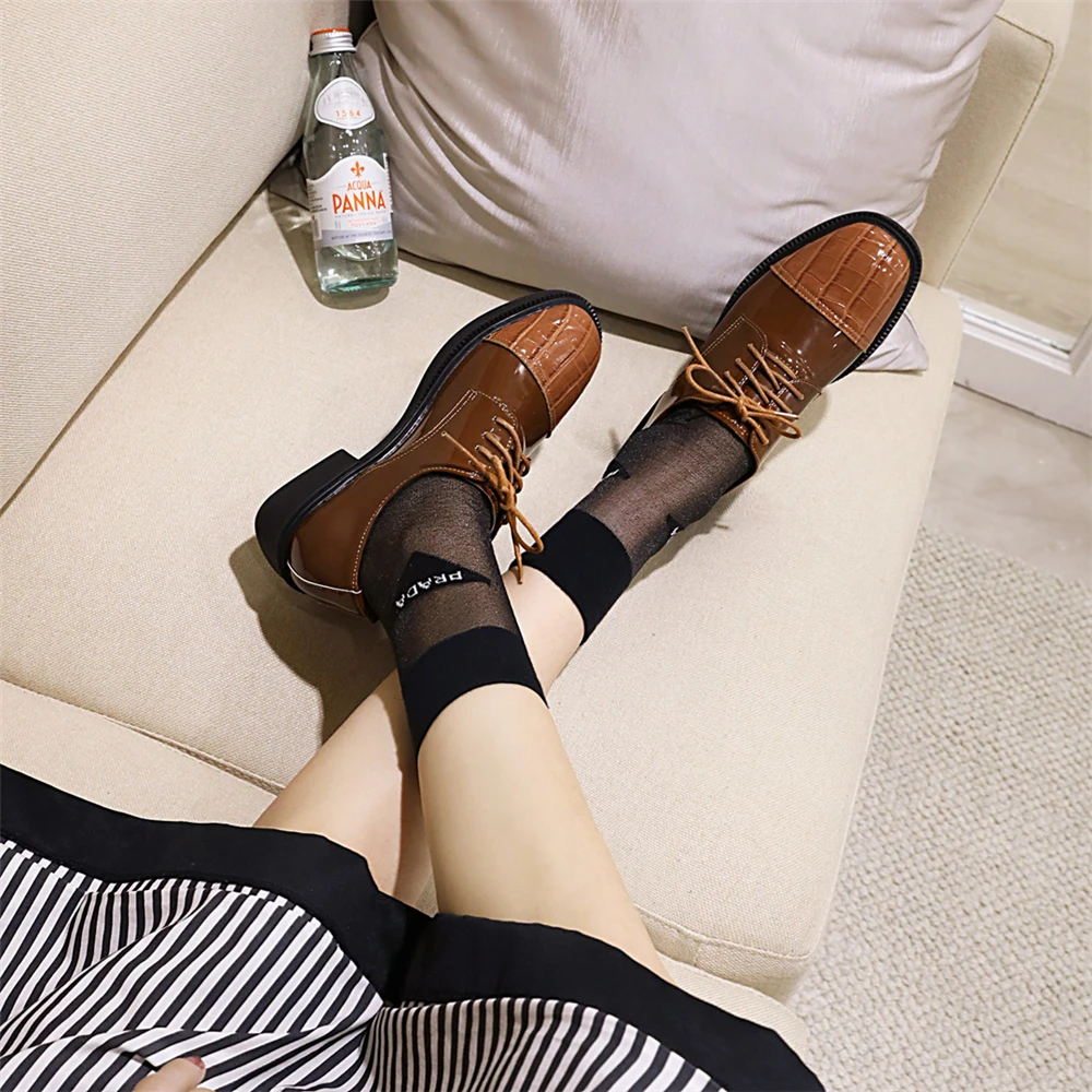 2024 Wiosenne buty damskie Oxford Shoes Pu Leather Lace Up Casual Shoes Platform Work Shoes Pink Brown Black Flats zapatos mujer