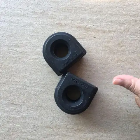 전면 스태빌라이저 안티 스웨이 바 부시 핏 BMW 7 시리즈 F01 F02 F03 F04 31356793101    스태빌라이저 부싱 2개 전면 스태빌라이저 안티 스웨이 바 부시 핏 BMW 7 시리즈 F01 F02 F03 F04 31356793101    스태빌라이저 부싱 2개