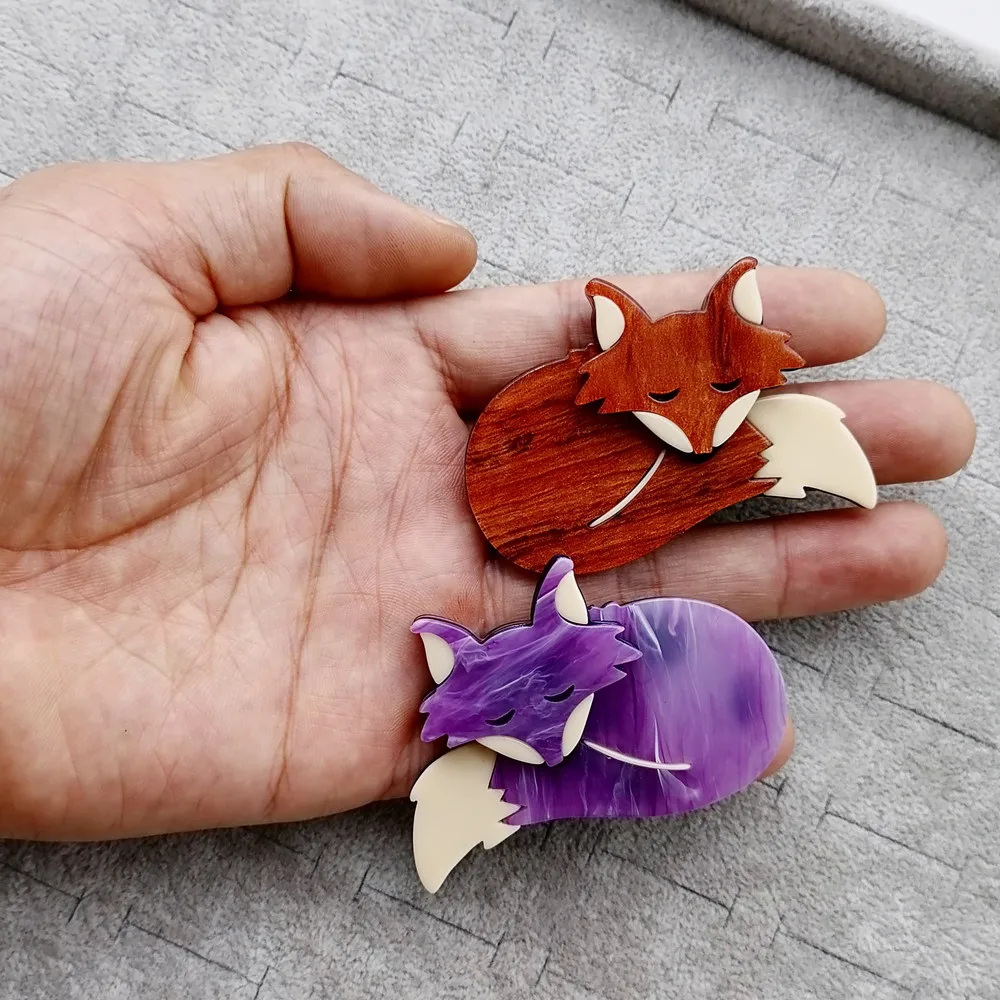 Vintage Acrylic Fox Brooches For Women Animals Pins Foxes Handmade Resin Brooch Corsage Badge Backpack Shirt Jewelry Gifts