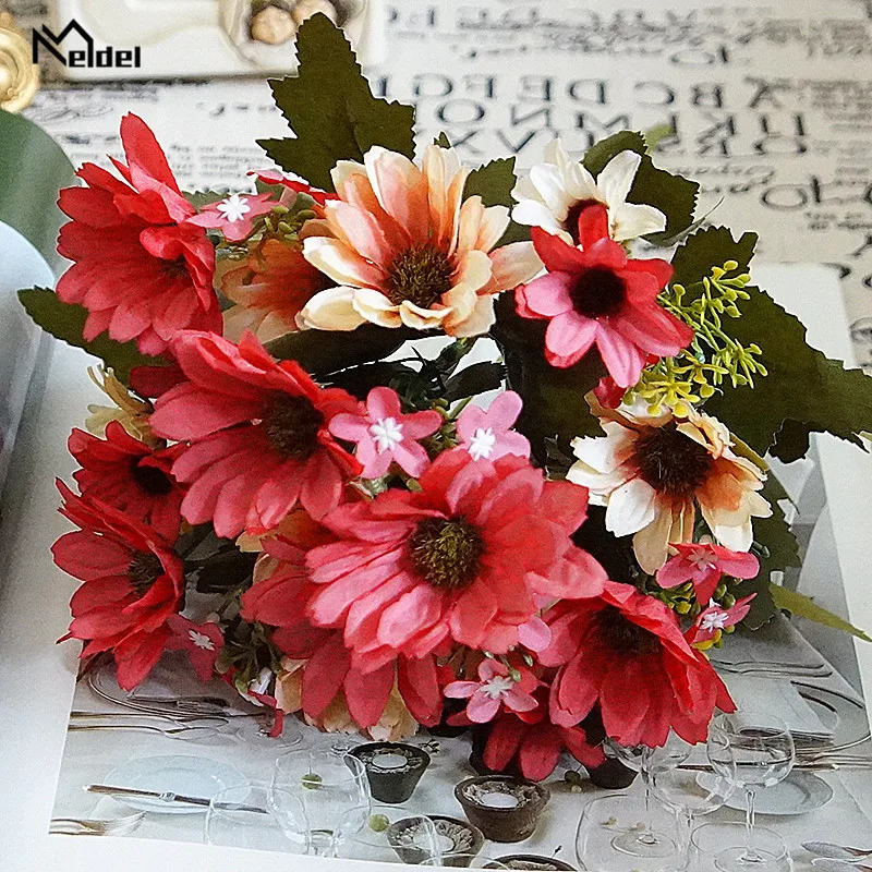 

Autumn Daisy Silk Artificial Flowers Bunch Small Gerbera Wedding Fake Flower Party Festival Supply Home Decor Faux Flore Bouquet