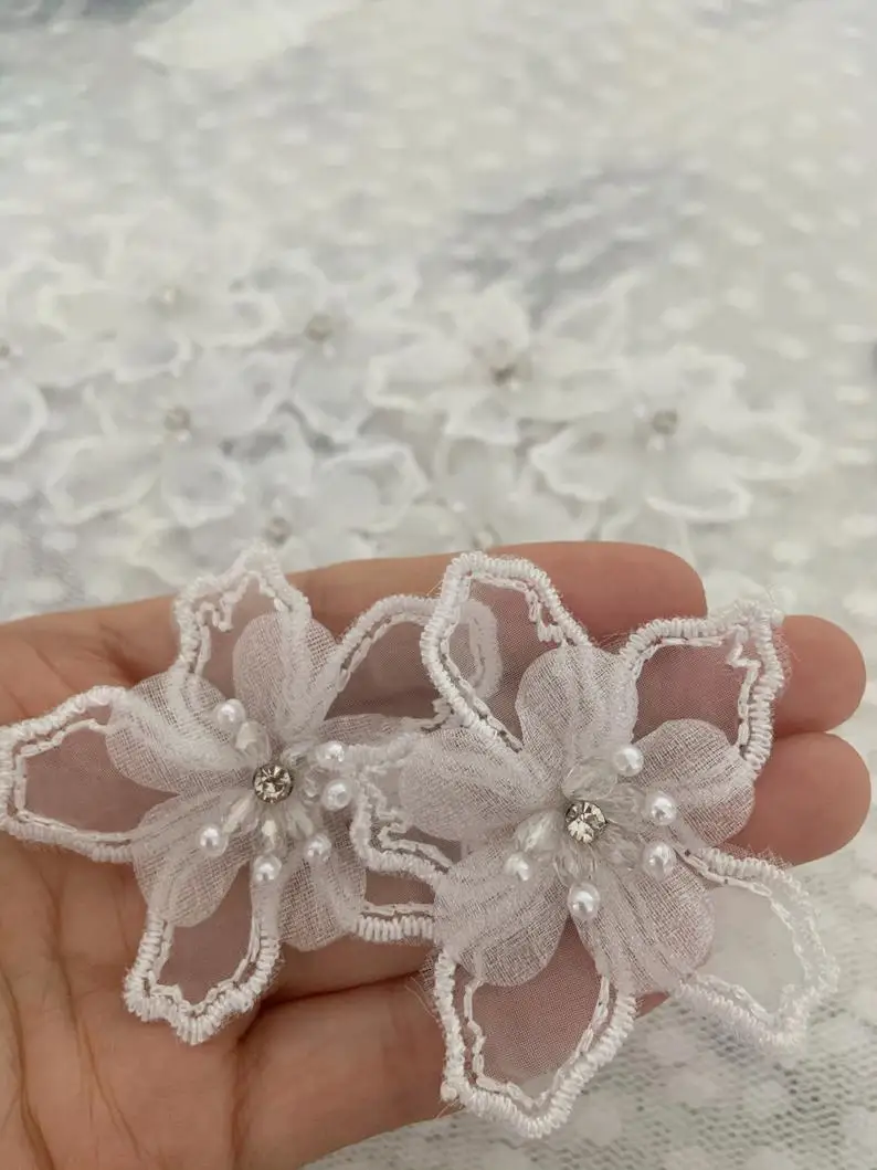 10 sztuk Off White 3d kwiaty aplikacja ciężkie płatki koralik z Rhinestone