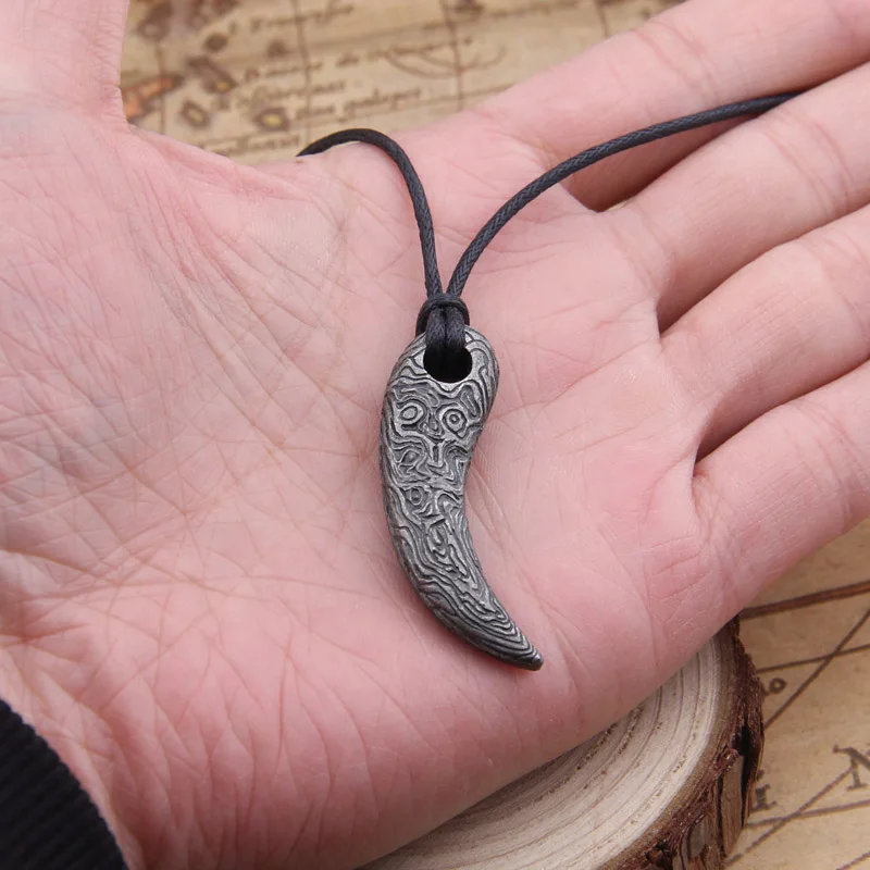 dropshipping 1pcs Viking Age Style Damascus Steel Bear\'s/Wolf\'s Tooth Pendant with jewelry cord