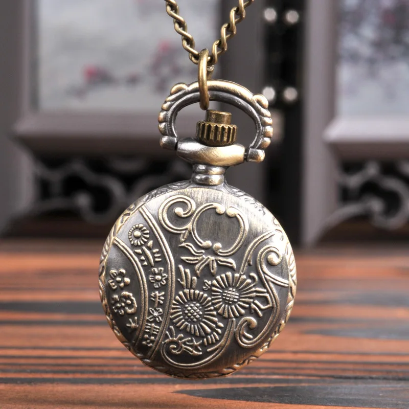 Small bronze four small petal pocket watch Retro hollow four flower petals pocket watch