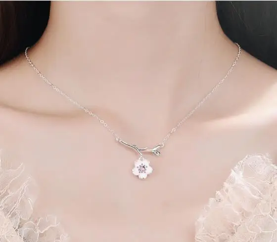 Vendita calda fiori di Ciliegio Collana in argento di colore Del Fiore di Sakura Collane & Pendenti Con Gemme E Perle Catena Della Collana Del Choker Del Collare Dei Monili