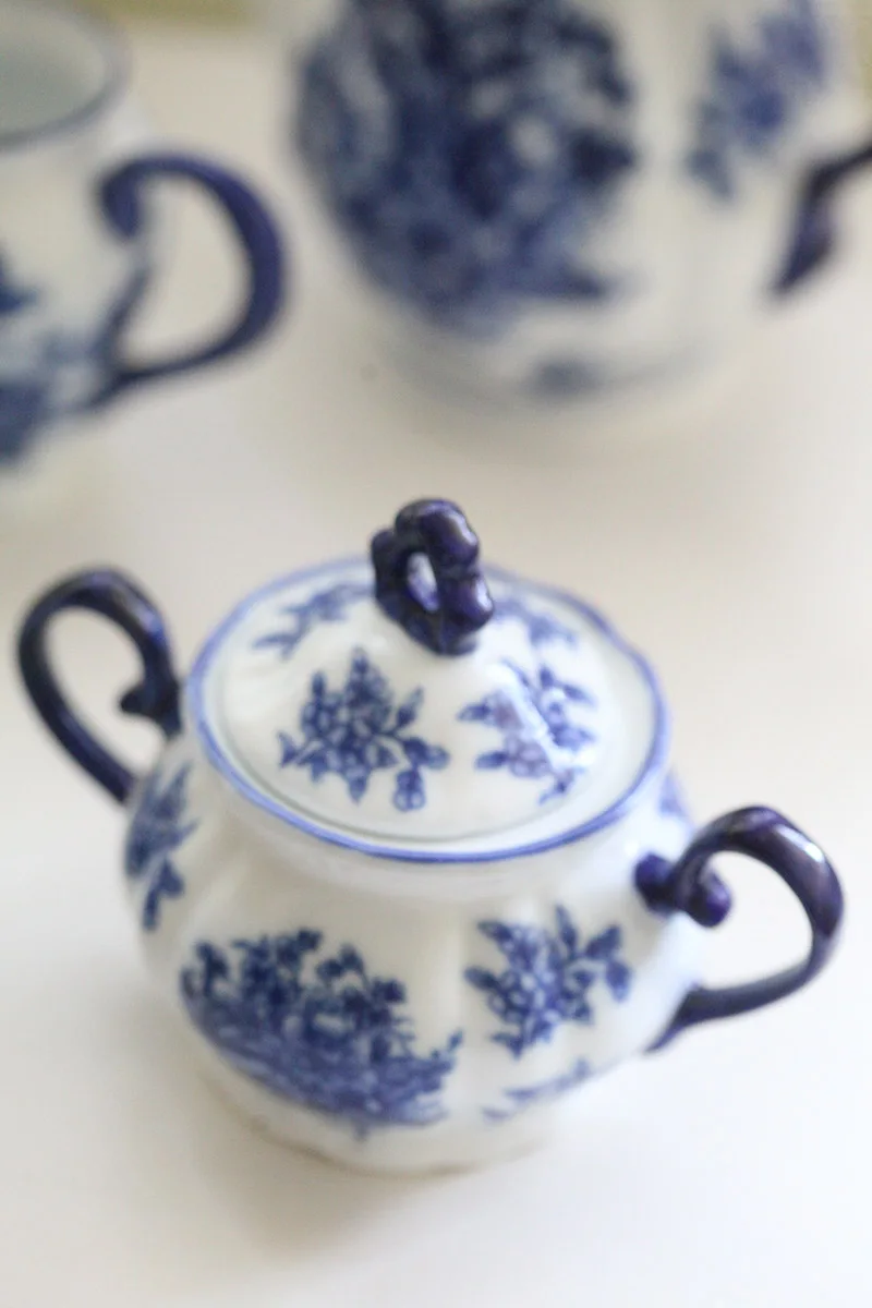 Blue and white porcelain underglaze color teapot cup dish milk pot