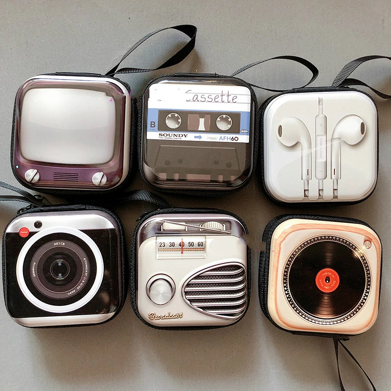 Creative Retro Coin Purse Mini Earphone Bag Cartoon Wallet Cute Children Kids Girls Wallet Earphone Storage Box Christmas Gift