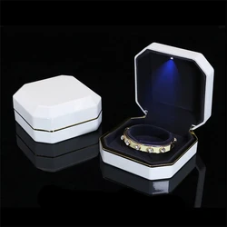 LED Light Plastic Pendant Necklace Organizer Bangle Bracelet Box Luxury Lacquer Piano Finish Jewellery Gift Display Storage Case