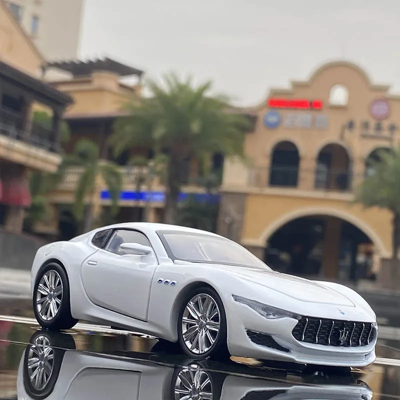 1:32 Maserati Alfieri Coupe Alloy Sports Car Model Diecast Metal Toy Vehicles Car Model Sound and Light Simulation Kids Toy Gift