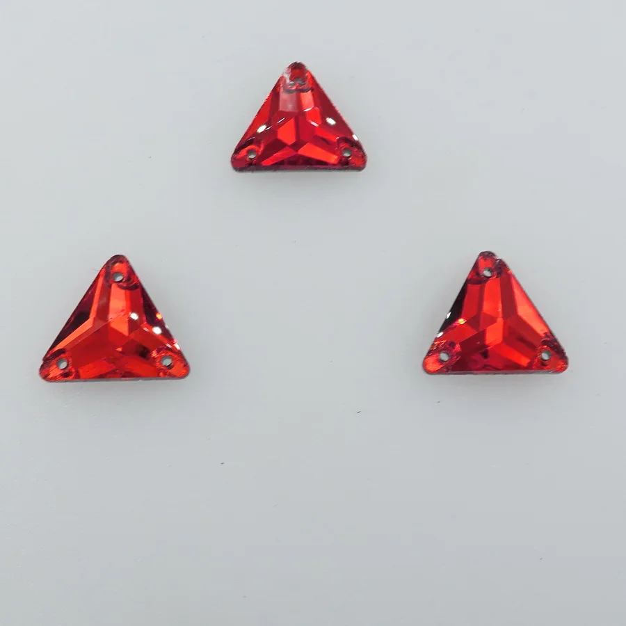 Dreieckige, flache Glas-Kristalle mit zwei Löchern in 3 Größen zum Aufnähen, Strass-Kristallperlen für Hochzeitskleider, Schuhe, Taschen, DIY-Dekoration – Detail 8