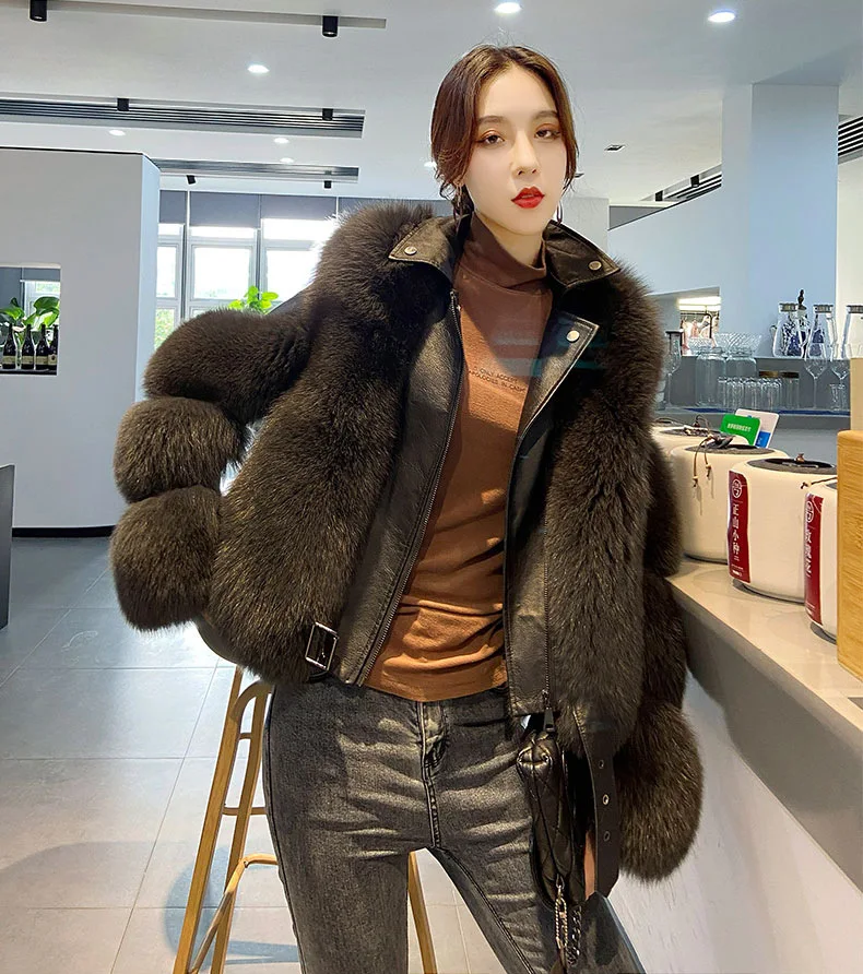 

Fashion Elegant Women's Short Coat Faux Fox Fur Female Parkar Super Warm Windproof Casual Outdoor Women Jacket