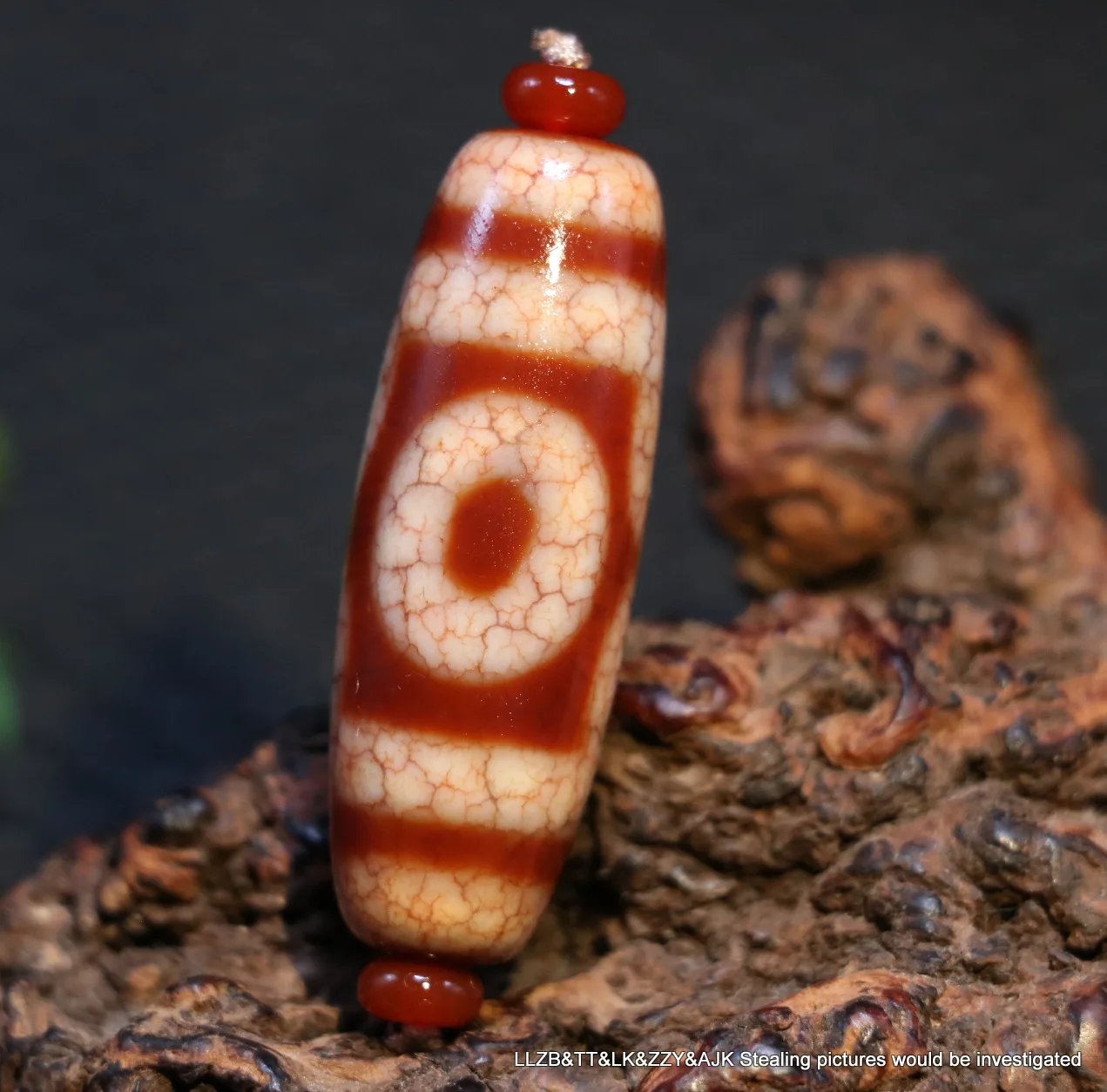 

LKbrother sauces top quality Energy Tibetan Old Agate Red Color 3 Eye Wisdom Symbol dZi Bead Pendant Amulet