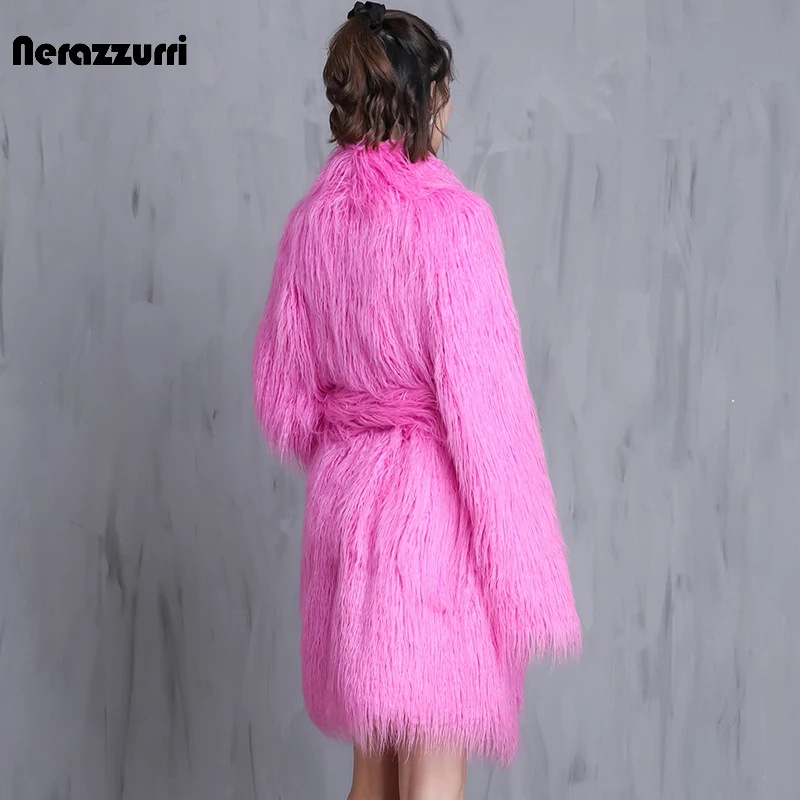 Imagem -02 - Nerazzurri-cabolsa Rosa de Pele Sintética para Mulheres Quente Grandes Dimensões Desgrenhado Peludo Fuzzy Cinto Elegante Colorido Solto Moda Coreana Inverno Quente 2023