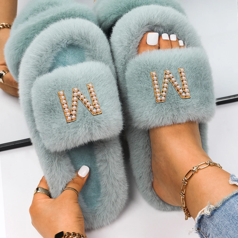 Women Designer Slides Pearl Letter Faux Fur Slippers Flat Sandals Fluffy Flip Flops Open Toe Platform Indoor Slippers Warm Shoes