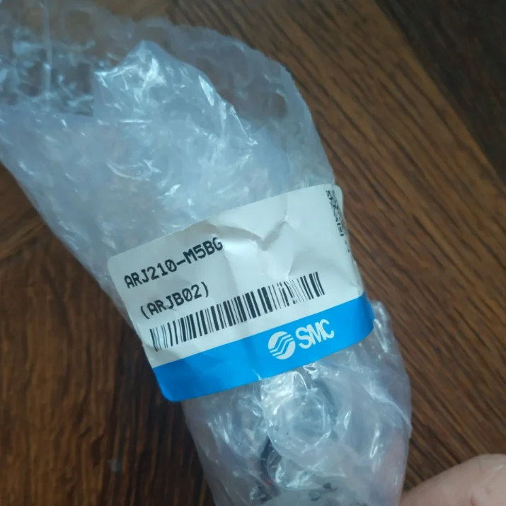 1PC New SMC ARJ210-M5BG ARJ210M5BG Pressure Regulating Valve Free Ship