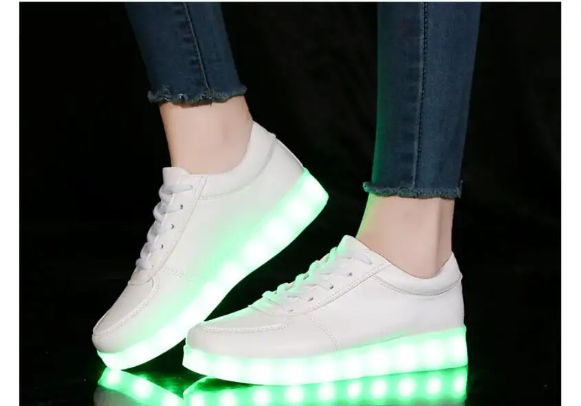 Moda Lager rozmiar kobiety USB chargering buty Led dla kobiet zapalają trampki na jesień wiosna mężczyźni kobiety świecące buty Party