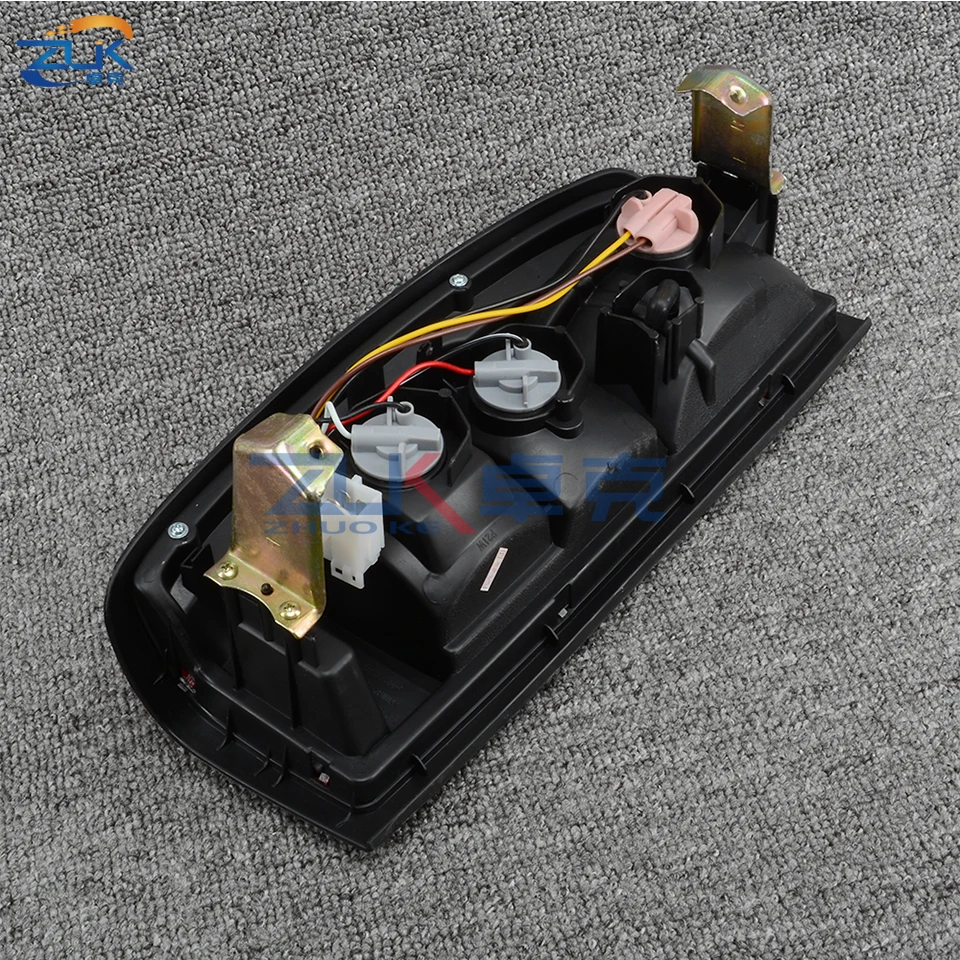 ZUK Tail Light Taillamp Assy Rear Brake Stop Lamp Assembly With Cable For NISSAN NAVARA D22 1998 1999 2000 2001 2002 2003 2004