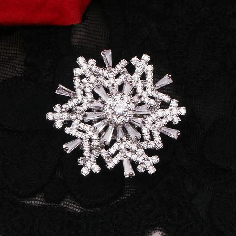 

1pc Rotatable Snowflake Brooches Luxury CZ Brooches for Female Coat Brooches Pin for Panquet 3 Color