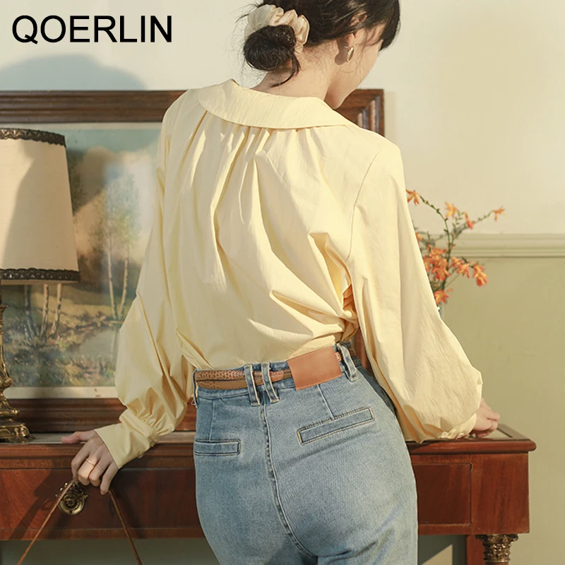 QOERLIN Blusa de gola virada para baixo para mulheres, blusas com decote em v para senhoras, manga lanterna, branca, monocromática, tops de peito único, camisas amarelas