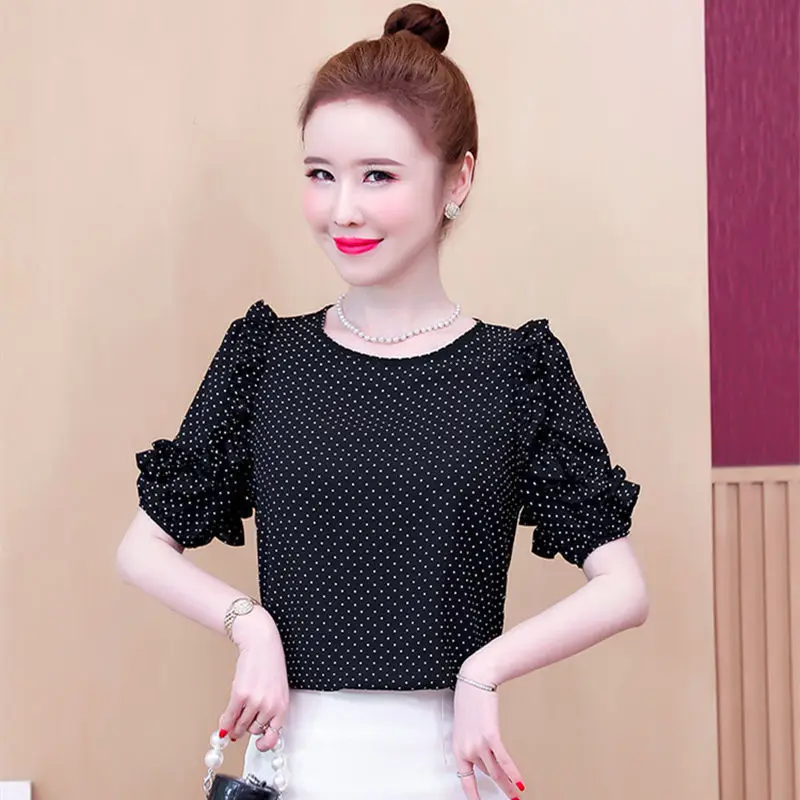 

Summer Women Dots Chiffon Shirts Korean Style O-Neck Short Sleeve Temperament Blouses Ladies Loose Tops Blusas MM1033