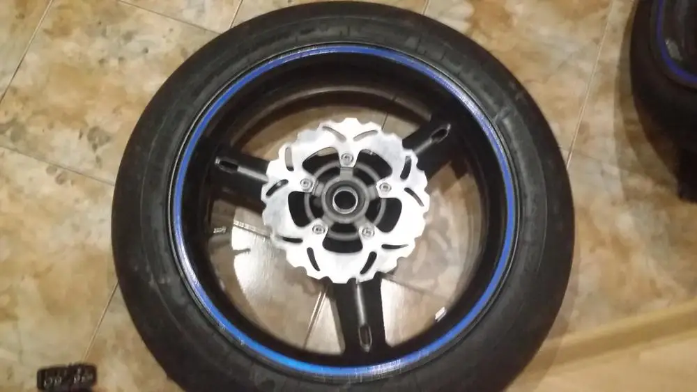 BIKINGBOY Für Suzuki GSXR 600 GSX-R 750 97 98 99 00 01 02 03 TL1000S 97-01 TL1000R 1998-2003 Bremsscheiben- und Bremsbelagsatz hinten – Detail 9