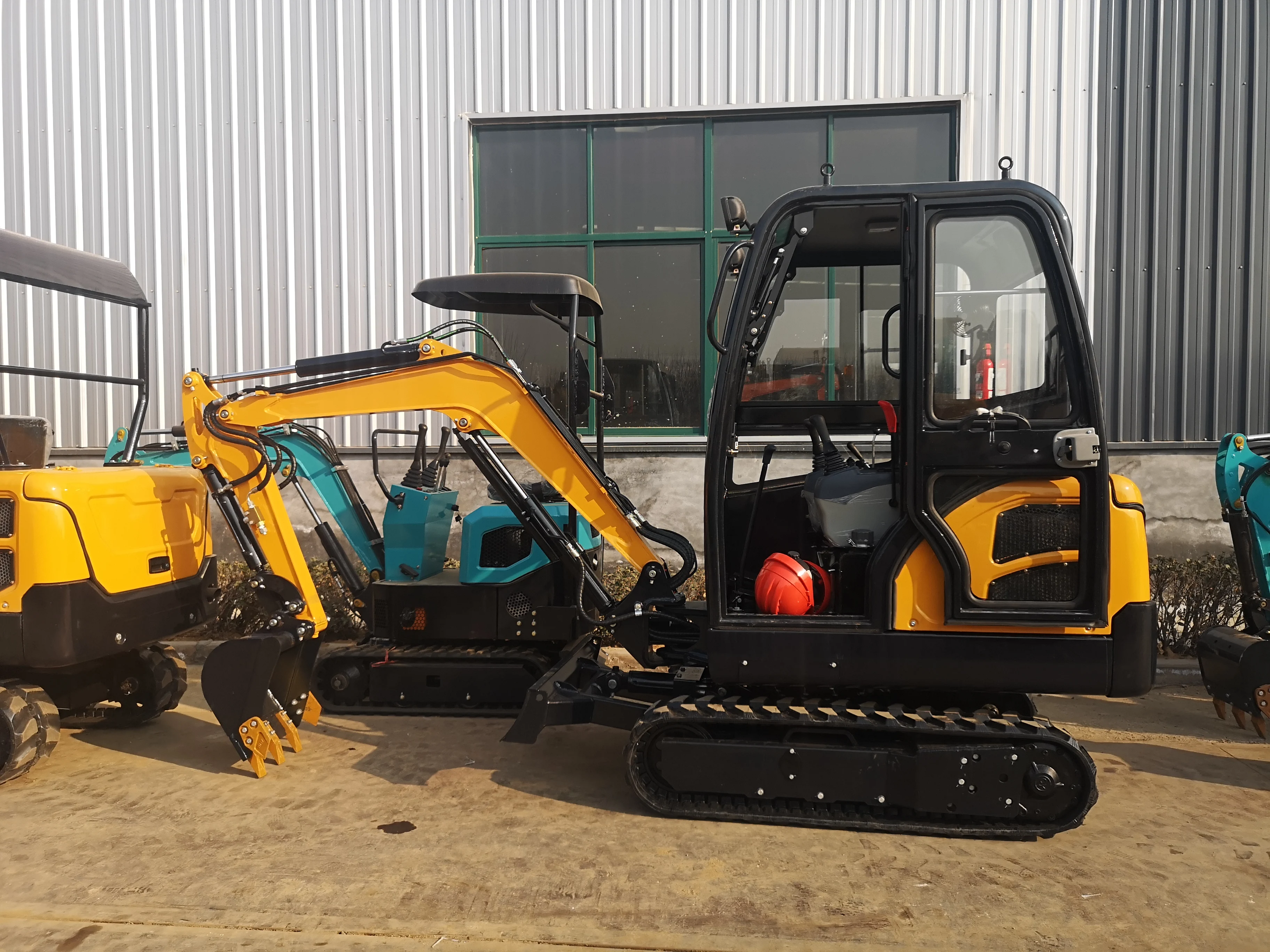 Chinese 1.8Ton  Digger Small Crawler Excavator Garden Construction Building Machine